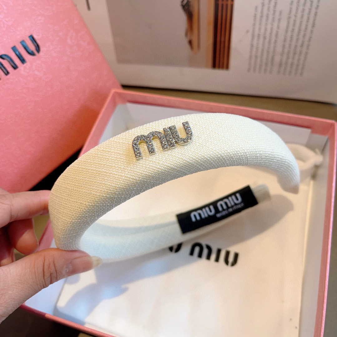 配包装
MIUMIU（缪缪）新款甜美字母手工制作发箍，少女感简约百搭头箍、潮女必备品，超级的高大上！