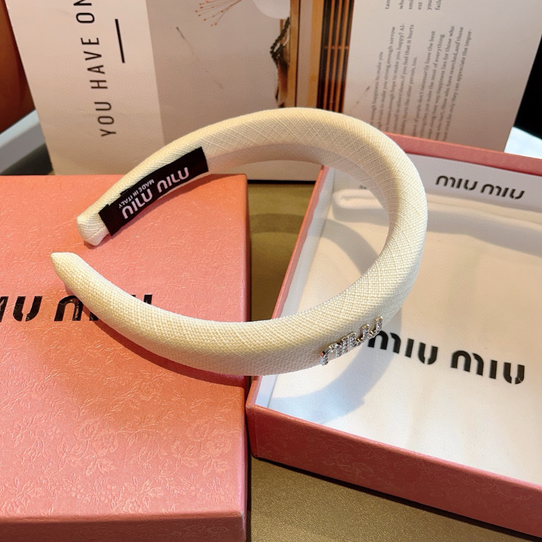 配包装
MIUMIU（缪缪）新款甜美字母手工制作发箍，少女感简约百搭头箍、潮女必备品，超级的高大上！