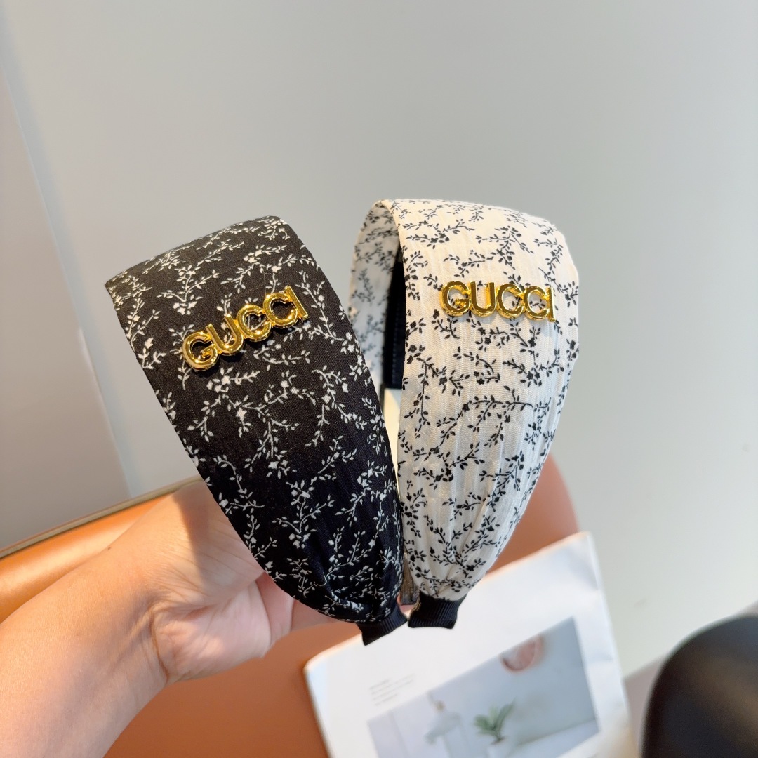 配包装
Gucci古奇 网红经典新款宽版发箍，女神必备单品头箍，非常百搭，时尚潮流！