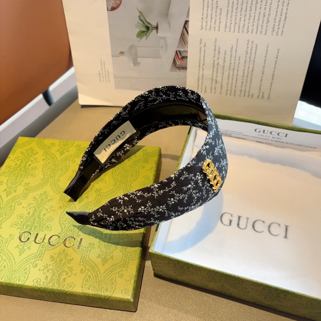 配包装
Gucci古奇 网红经典新款宽版发箍，女神必备单品头箍，非常百搭，时尚潮流！