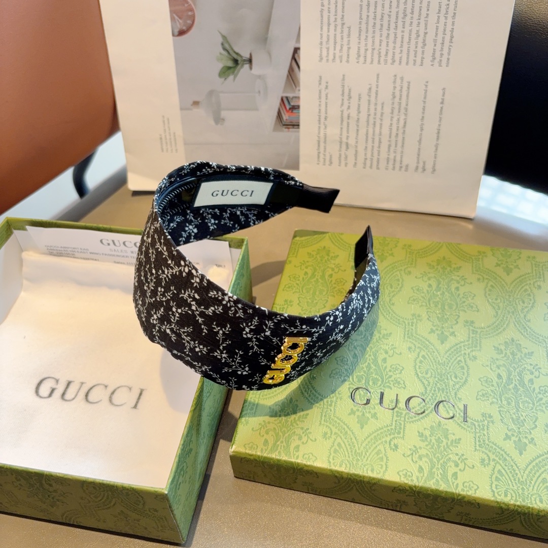 配包装
Gucci古奇 网红经典新款宽版发箍，女神必备单品头箍，非常百搭，时尚潮流！