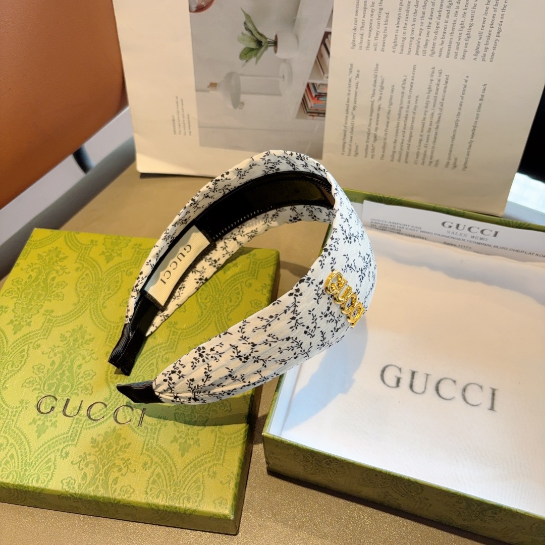 配包装
Gucci古奇 网红经典新款宽版发箍，女神必备单品头箍，非常百搭，时尚潮流！