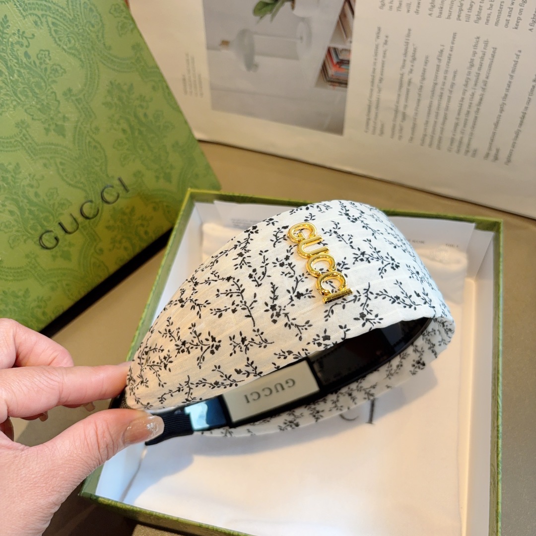 配包装
Gucci古奇 网红经典新款宽版发箍，女神必备单品头箍，非常百搭，时尚潮流！