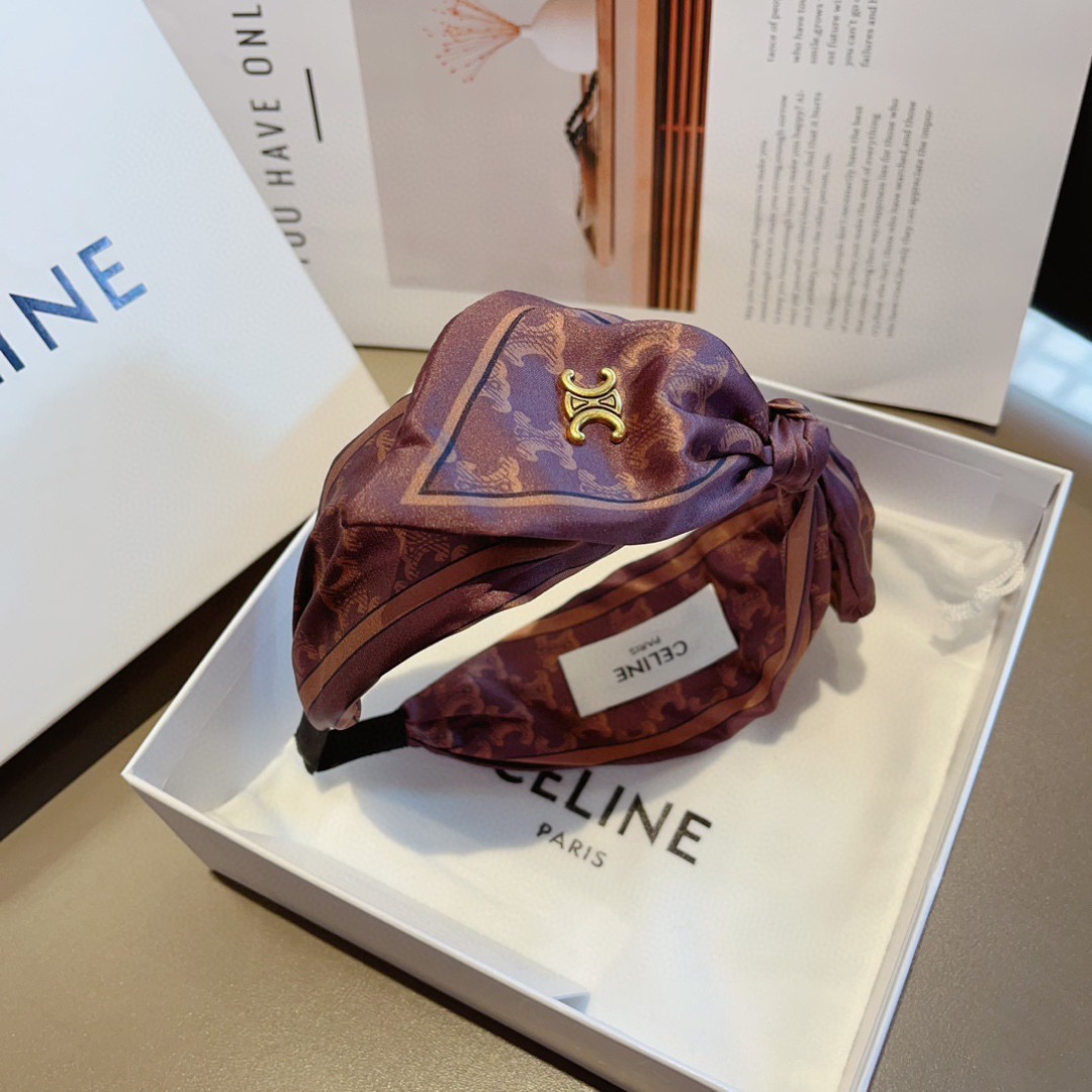 配包装
CELINE（赛琳）新款火爆宽版发箍，佩戴舒适无压力，外出韩版气质头箍、非常时尚百搭！女神必备！