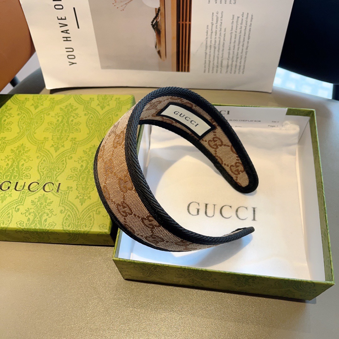 配包装
Gucci古奇 官方经典宽边新款发箍，女神外出必备单品，非常百搭，时尚潮流！