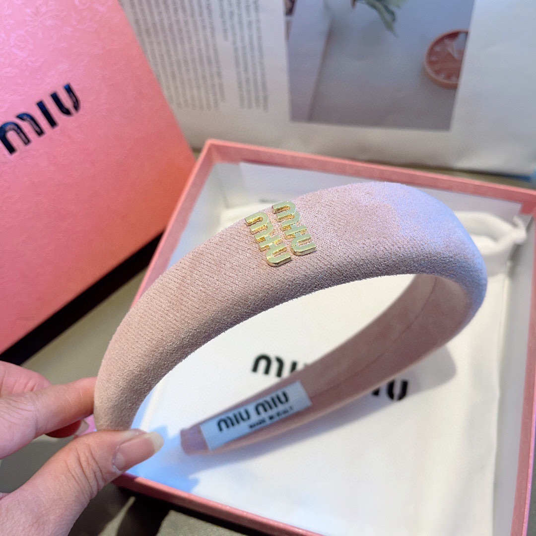 配包装
MIUMIU（缪缪）新款甜美字母手工制作发箍，少女感简约百搭头箍、潮女必备品，超级的高大上！多色
