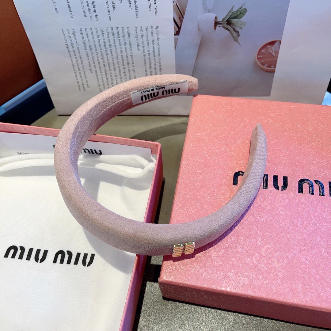 配包装
MIUMIU（缪缪）新款甜美字母手工制作发箍，少女感简约百搭头箍、潮女必备品，超级的高大上！多色