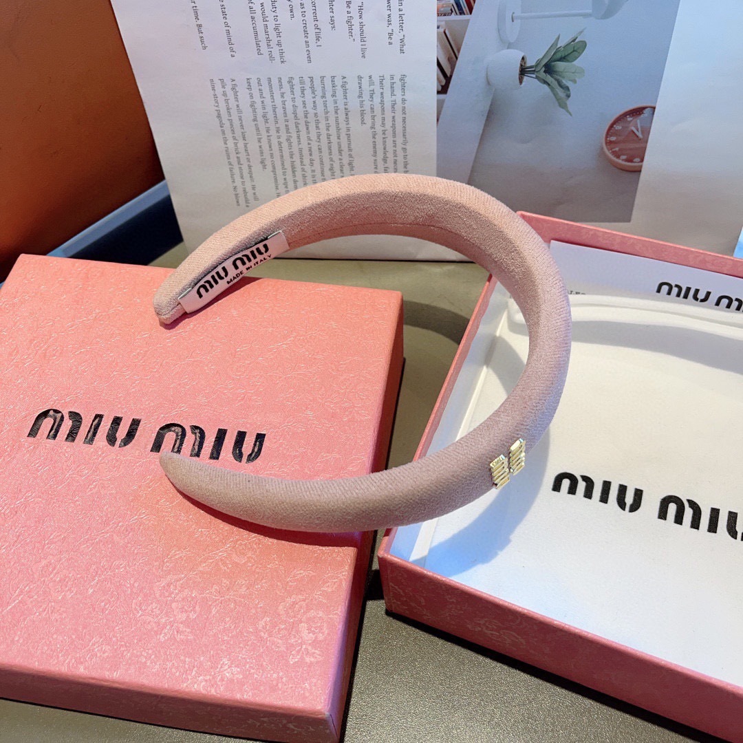 配包装
MIUMIU（缪缪）新款甜美字母手工制作发箍，少女感简约百搭头箍、潮女必备品，超级的高大上！多色
