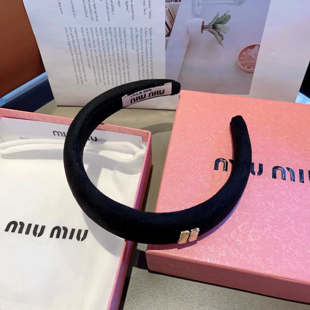 配包装
MIUMIU（缪缪）新款甜美字母手工制作发箍，少女感简约百搭头箍、潮女必备品，超级的高大上！多色