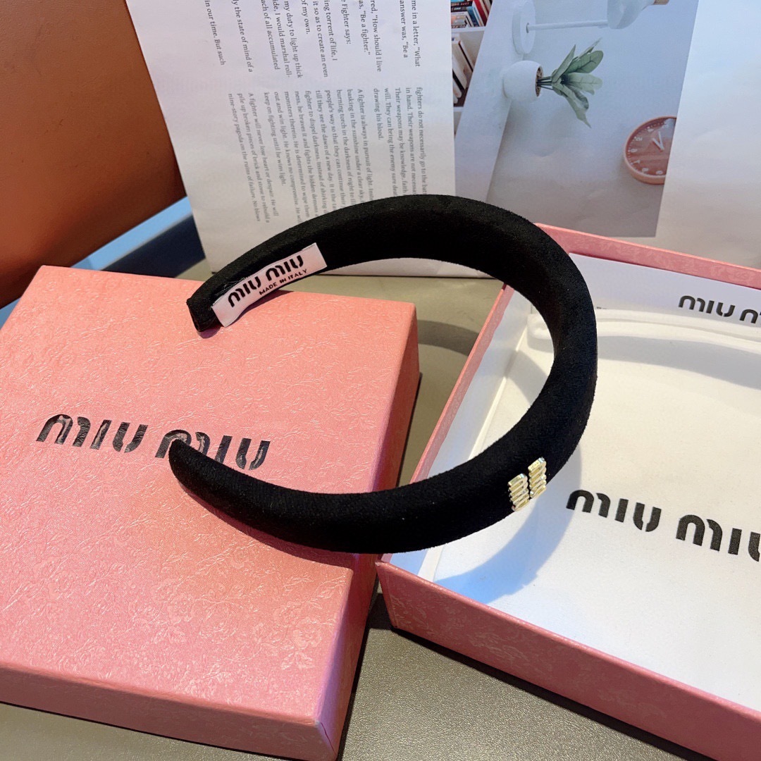 配包装
MIUMIU（缪缪）新款甜美字母手工制作发箍，少女感简约百搭头箍、潮女必备品，超级的高大上！多色