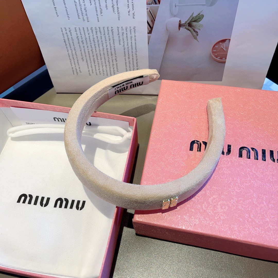 配包装
MIUMIU（缪缪）新款甜美字母手工制作发箍，少女感简约百搭头箍、潮女必备品，超级的高大上！多色