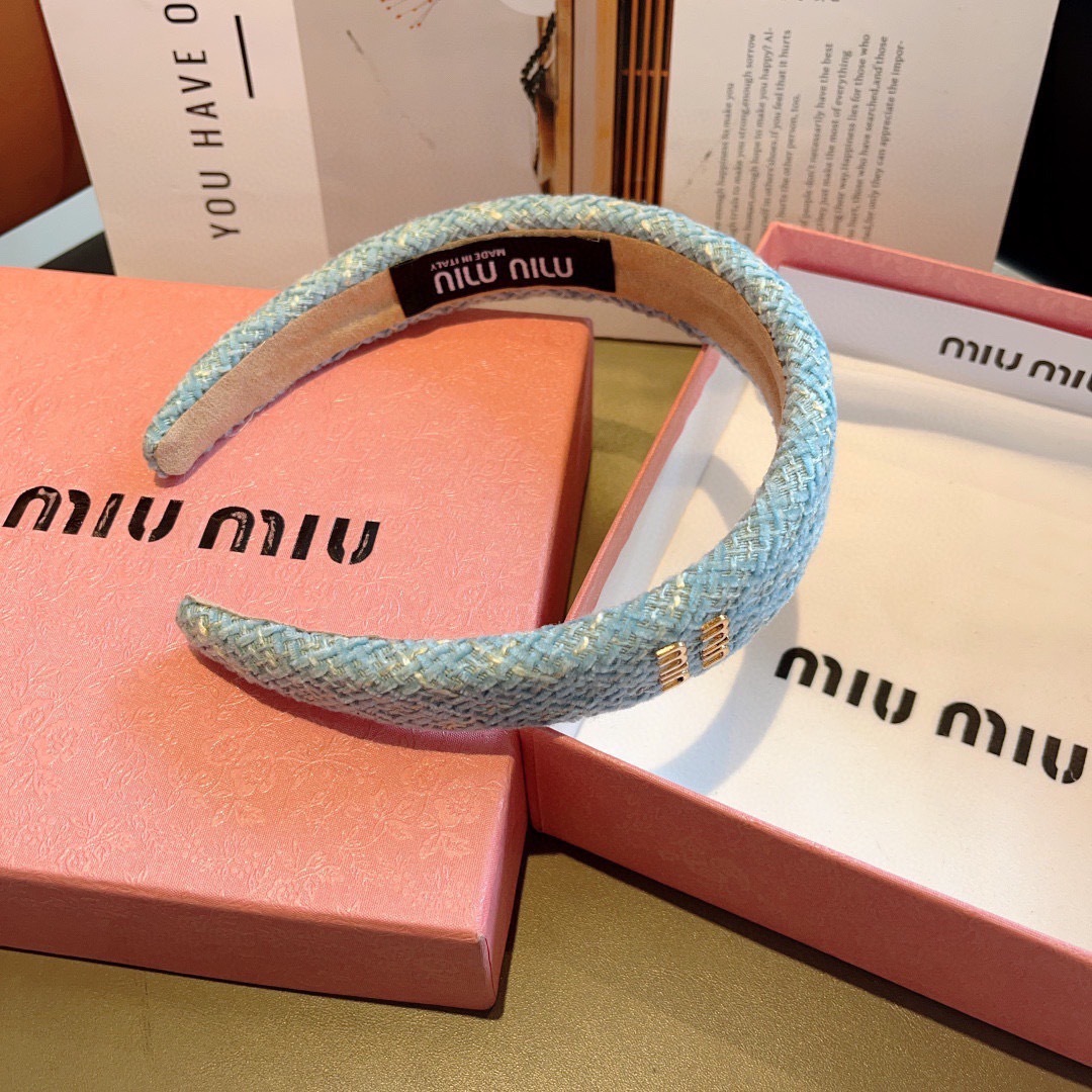 配包装
MIUMIU（缪缪）新款手工制作发箍，原单货，简约百搭头箍 潮女必备品，超级百搭高大上！