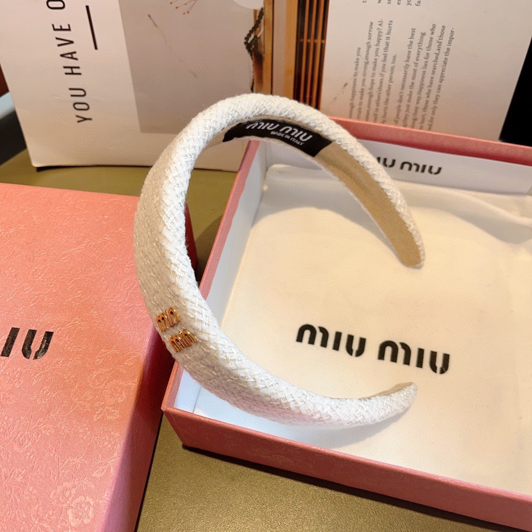 配包装
MIUMIU（缪缪）新款手工制作发箍，原单货，简约百搭头箍 潮女必备品，超级百搭高大上！
