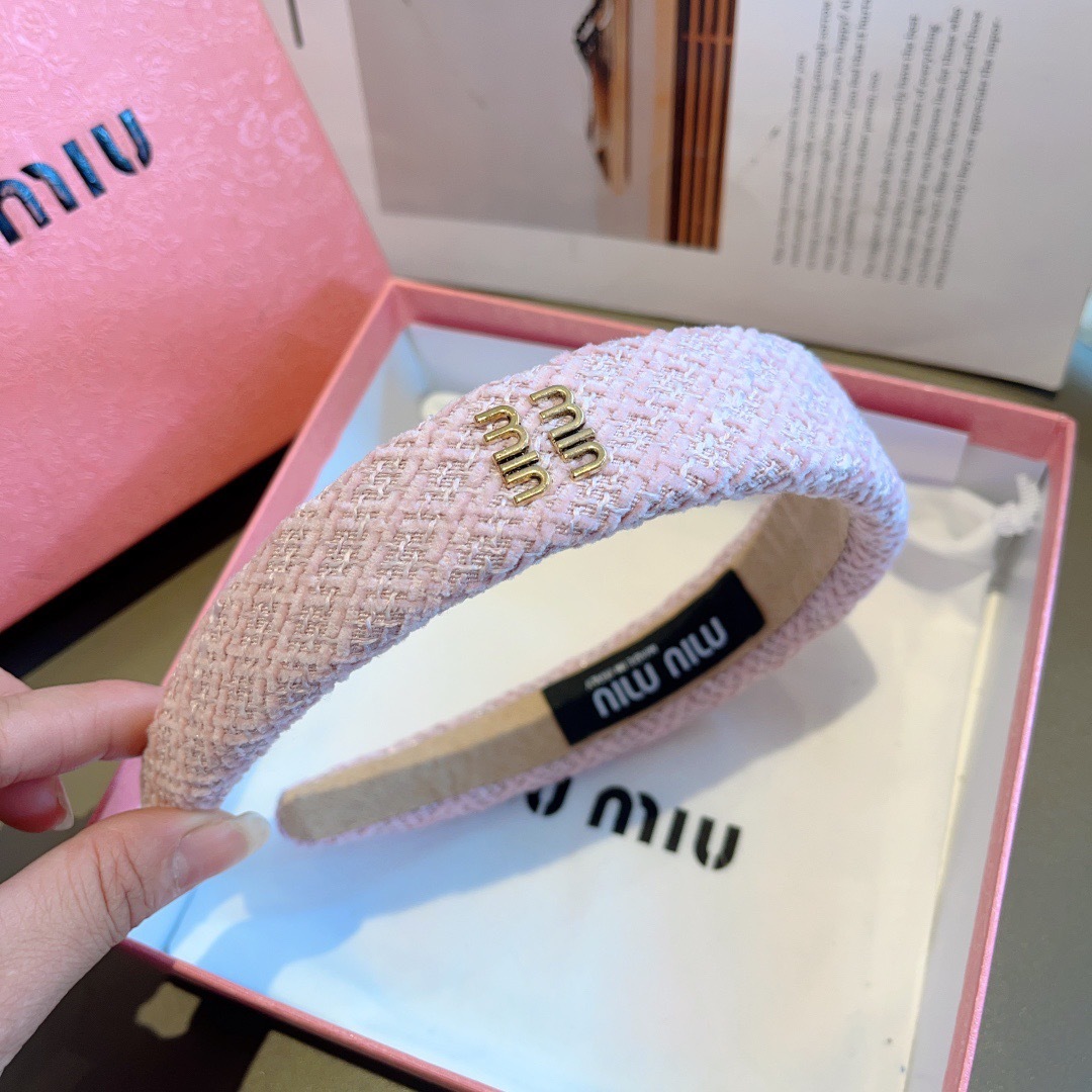 配包装
MIUMIU（缪缪）新款手工制作发箍，原单货，简约百搭头箍 潮女必备品，超级百搭高大上！