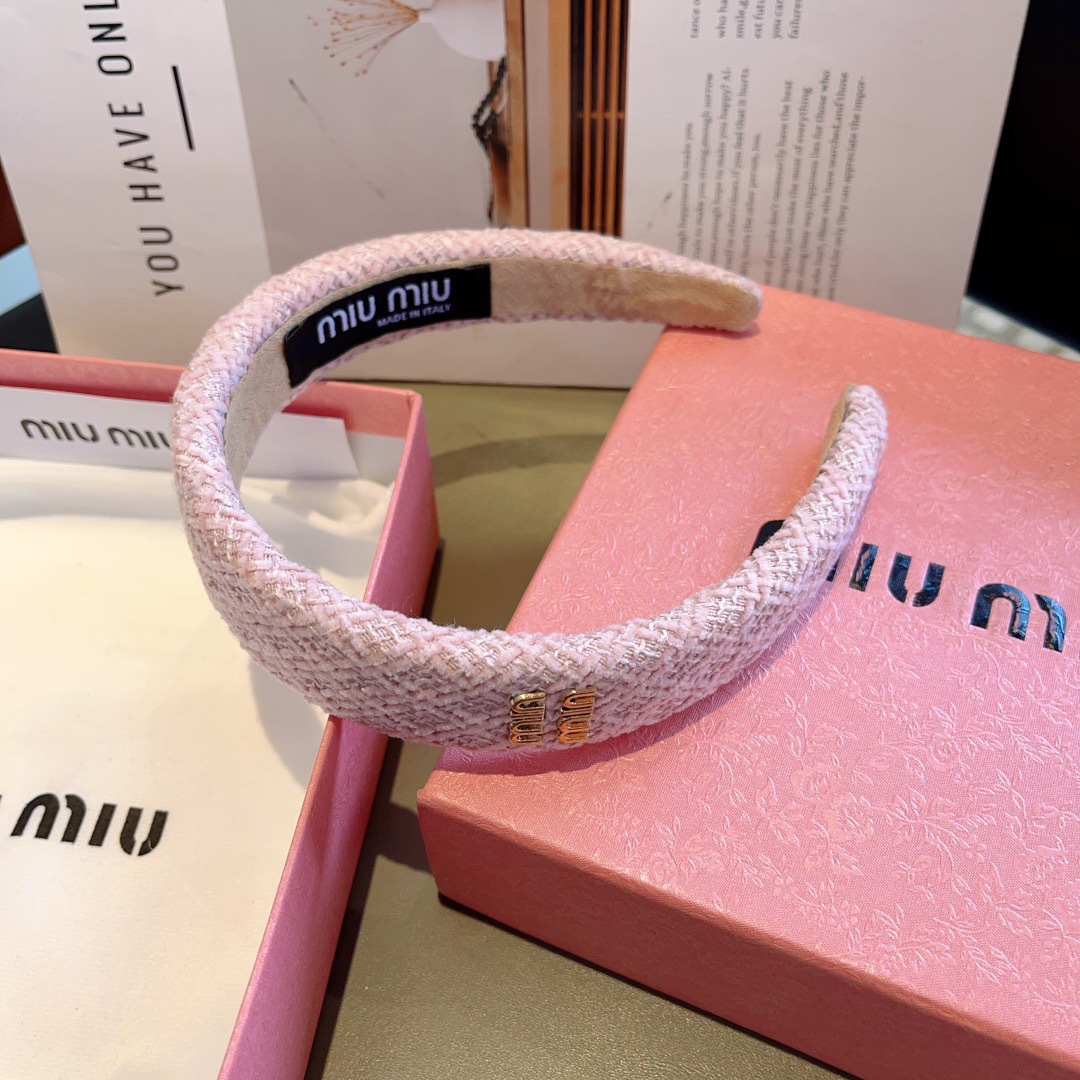 配包装
MIUMIU（缪缪）新款手工制作发箍，原单货，简约百搭头箍 潮女必备品，超级百搭高大上！