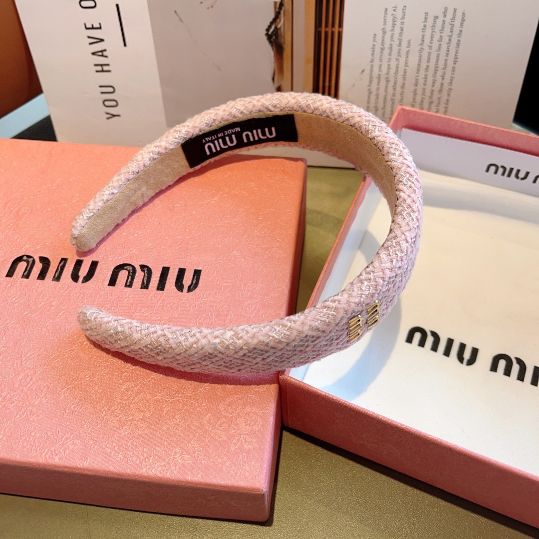 配包装
MIUMIU（缪缪）新款手工制作发箍，原单货，简约百搭头箍 潮女必备品，超级百搭高大上！