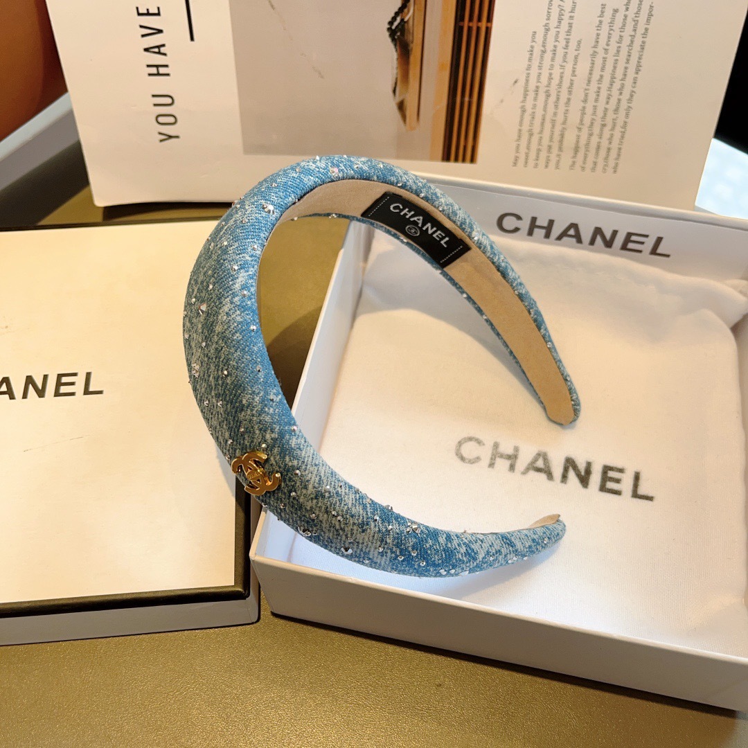 配包装
CHANEL（香奈儿） 高端新款牛仔布发箍，时尚头箍，网红最新款来袭💕时尚百搭，女神必入、多色可