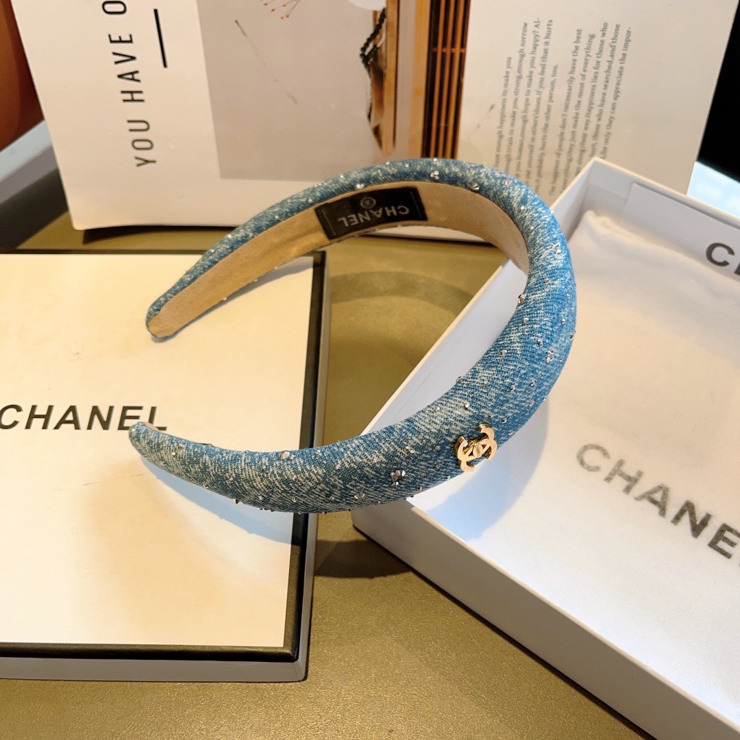 配包装
CHANEL（香奈儿） 高端新款牛仔布发箍，时尚头箍，网红最新款来袭💕时尚百搭，女神必入、多色可