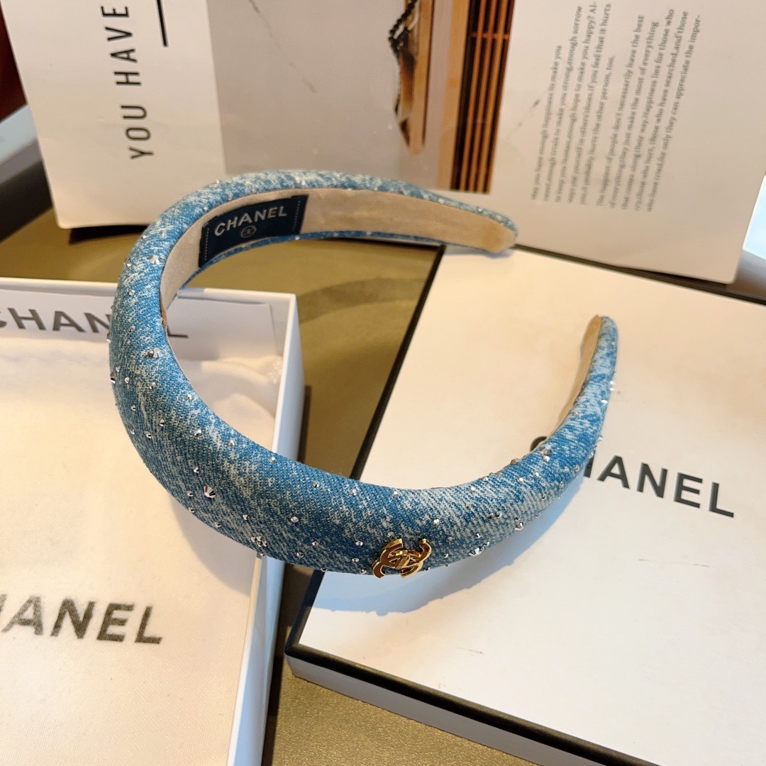 配包装
CHANEL（香奈儿） 高端新款牛仔布发箍，时尚头箍，网红最新款来袭💕时尚百搭，女神必入、多色可