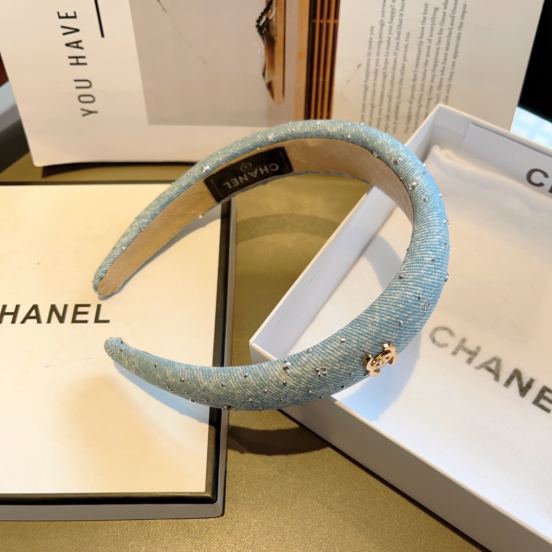 配包装
CHANEL（香奈儿） 高端新款牛仔布发箍，时尚头箍，网红最新款来袭💕时尚百搭，女神必入、多色可