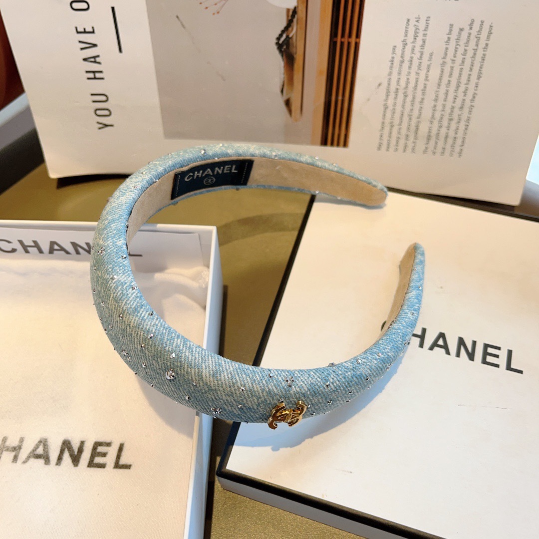 配包装
CHANEL（香奈儿） 高端新款牛仔布发箍，时尚头箍，网红最新款来袭💕时尚百搭，女神必入、多色可