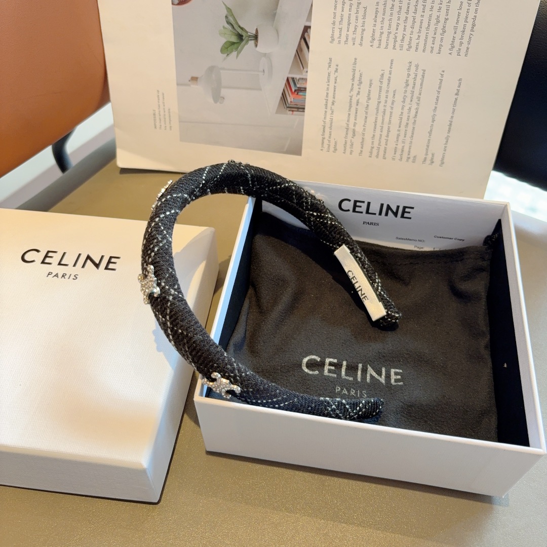 配包装
CELINE（赛琳）韩版新品小清新字母发箍，佩戴舒适无压力，造型搭配必备！时尚外出百搭款发饰！