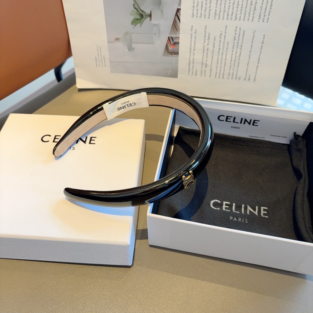 配包装
CELINE（赛琳）韩版新品漆皮发箍，佩戴舒适无压力，造型搭配必备！时尚外出百搭款发饰！