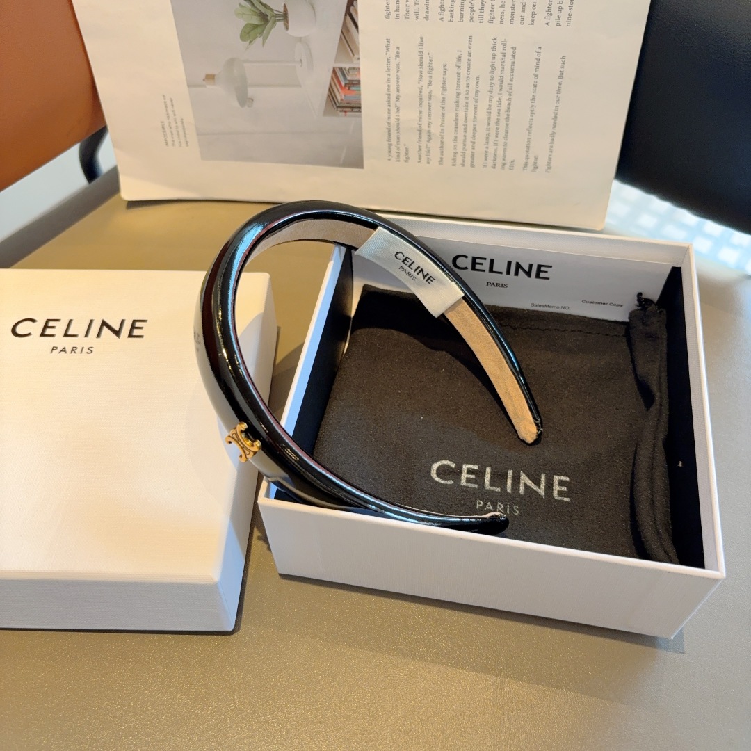 配包装
CELINE（赛琳）韩版新品漆皮发箍，佩戴舒适无压力，造型搭配必备！时尚外出百搭款发饰！