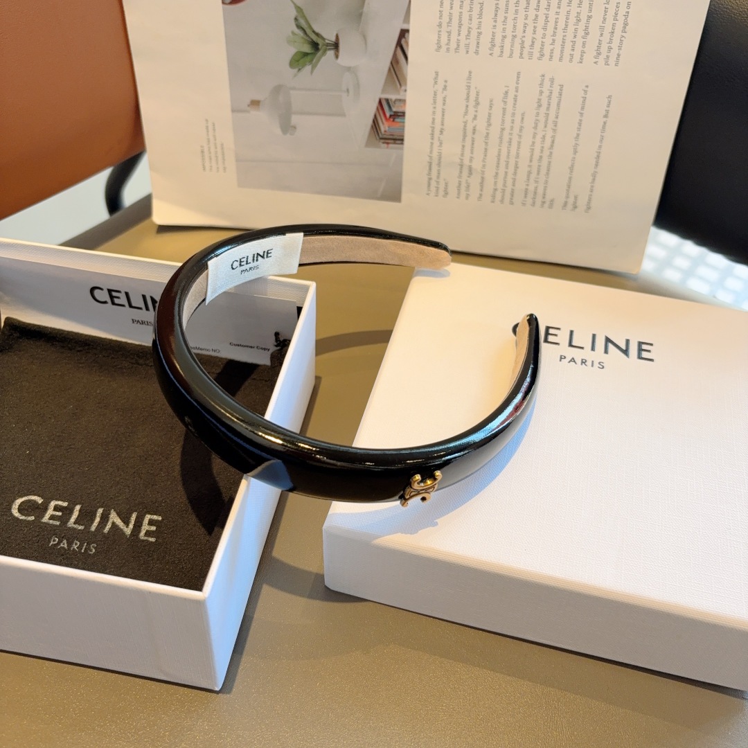 配包装
CELINE（赛琳）韩版新品漆皮发箍，佩戴舒适无压力，造型搭配必备！时尚外出百搭款发饰！