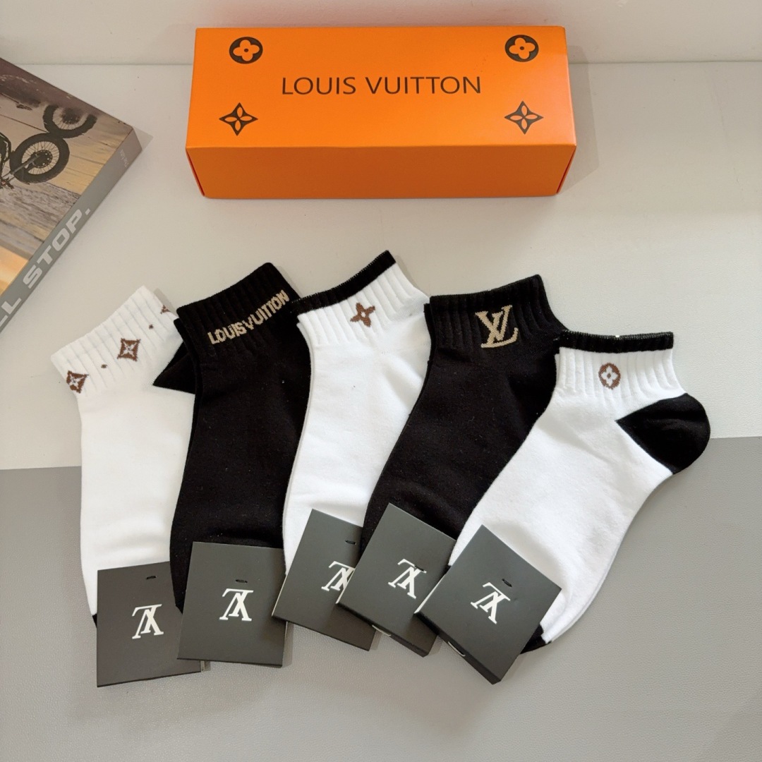 配包装（一盒5双） 
🌟 LV 路易威登 超火男款船袜 纯棉面料，潮人必备 爆款，经典字母logo短筒袜