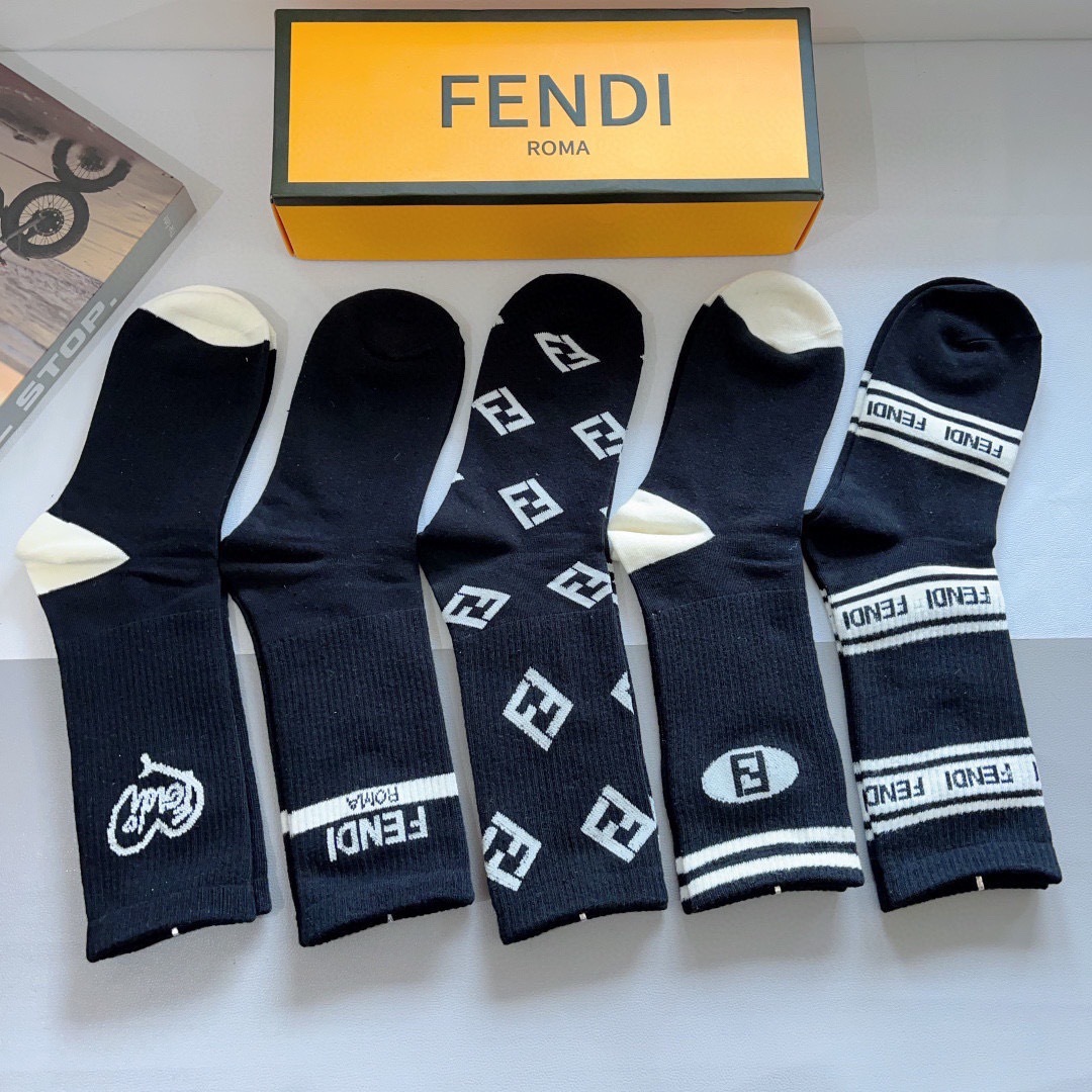 配包装（一盒5双）
FENDI  芬迪  字母双Ｆ爆款小腿长筒袜，纯棉面料， 专柜同款 💓纯棉面料，实用