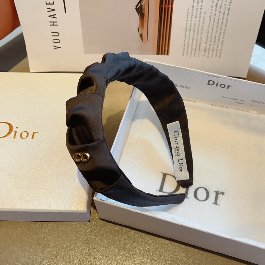 配包装
Dior（迪奥） 新款宽边高级感大牌发箍, 网红爆款防滑头箍、让你的魅力绽放 清新淑女范让时尚更