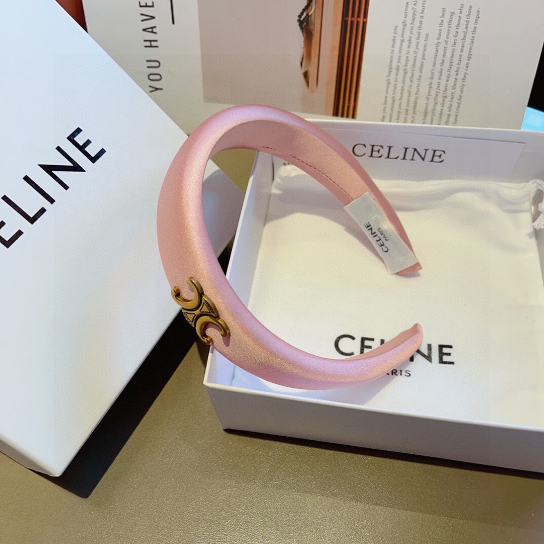 配包装
CELINE（赛琳）网红爆款，佩戴舒适无压力，造型搭配必备！非常时尚百搭！女神必备！名媛范儿。