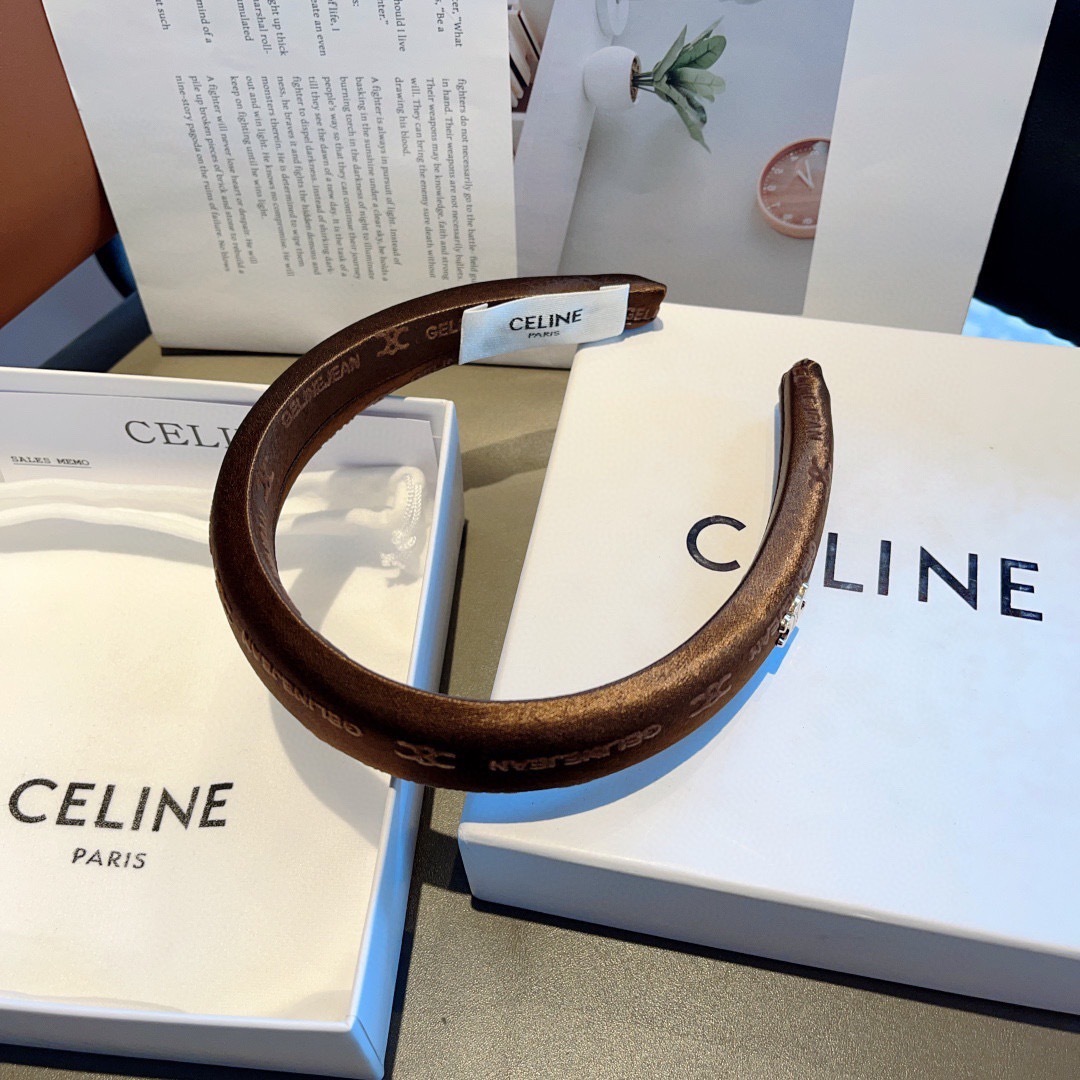 配包装
CELINE（赛琳）韩版新品小清新字母发箍，佩戴舒适无压力，造型搭配必备！时尚外出百搭款发饰！