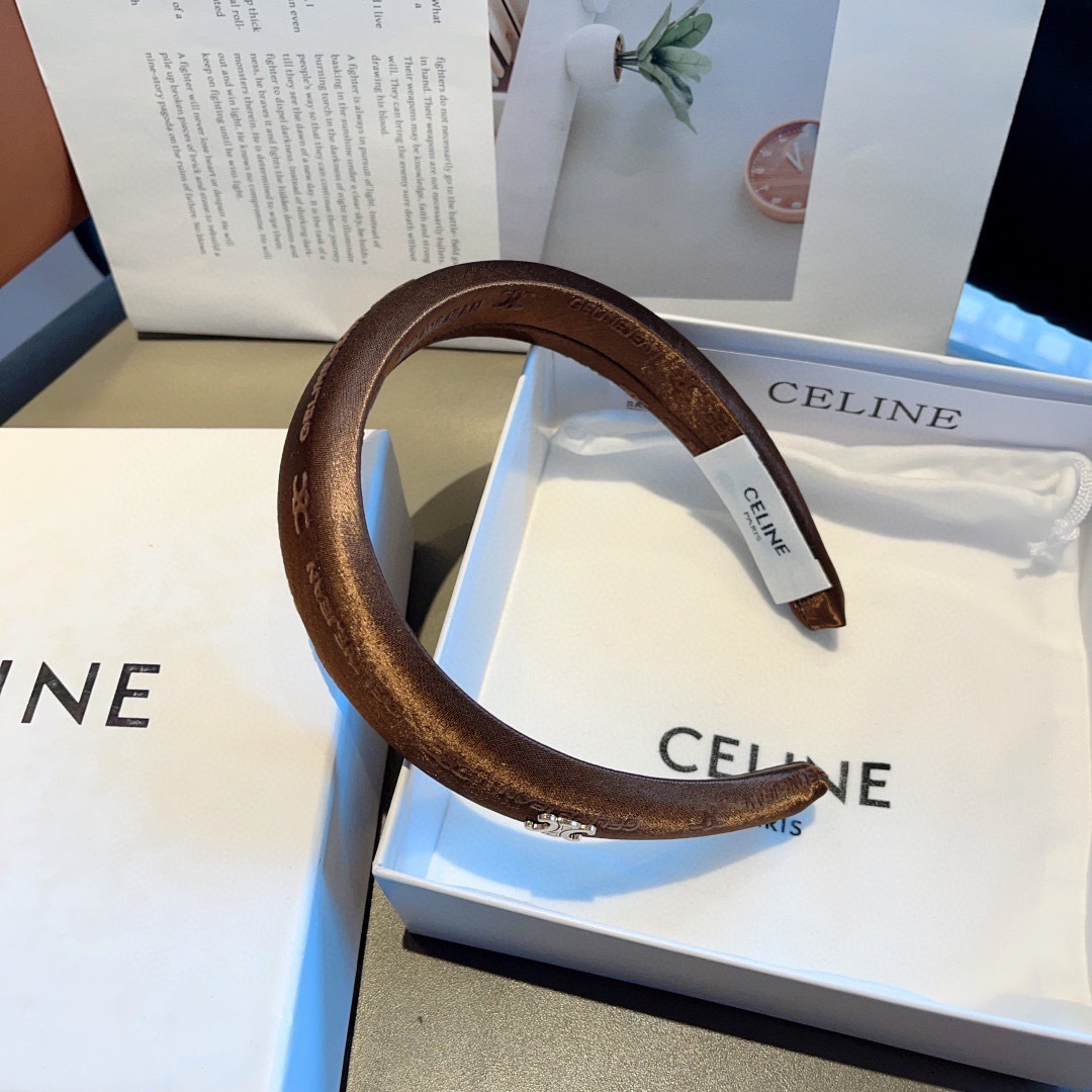 配包装
CELINE（赛琳）韩版新品小清新字母发箍，佩戴舒适无压力，造型搭配必备！时尚外出百搭款发饰！