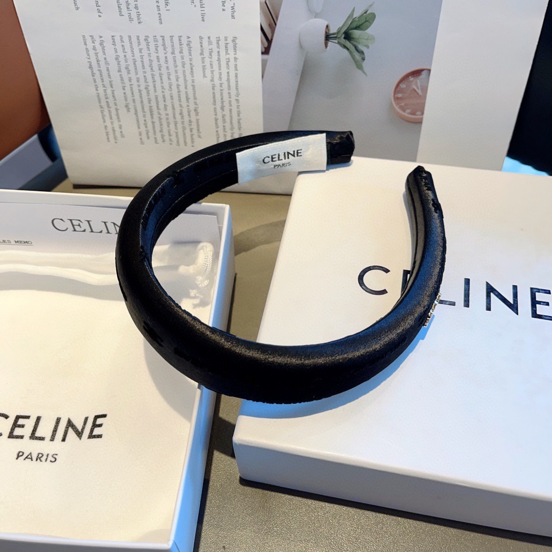 配包装
CELINE（赛琳）韩版新品小清新字母发箍，佩戴舒适无压力，造型搭配必备！时尚外出百搭款发饰！