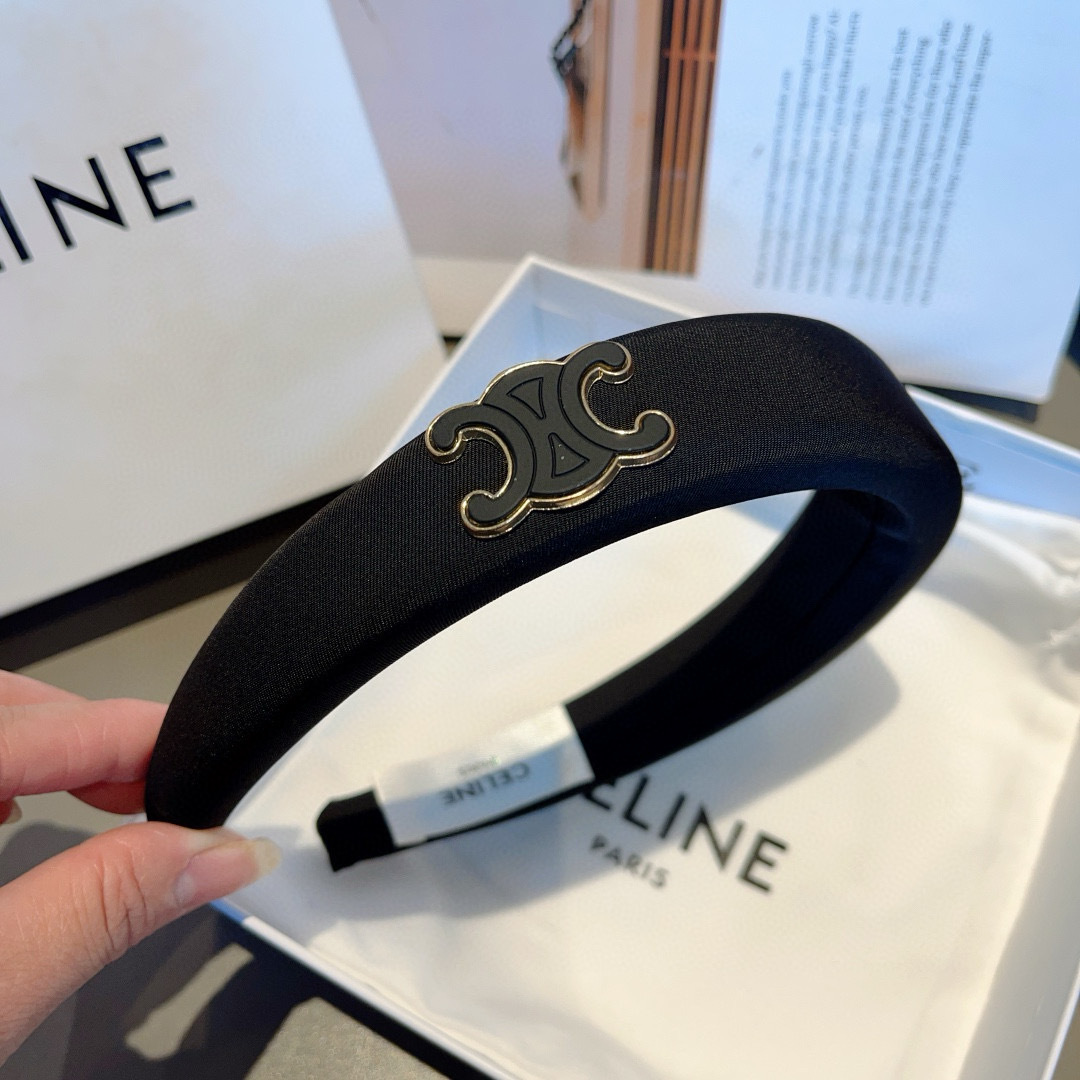 配包装
CELINE（赛琳）网红爆款发箍，佩戴舒适无压力，造型搭配必备头饰！非常时尚百搭！女神必备！名媛