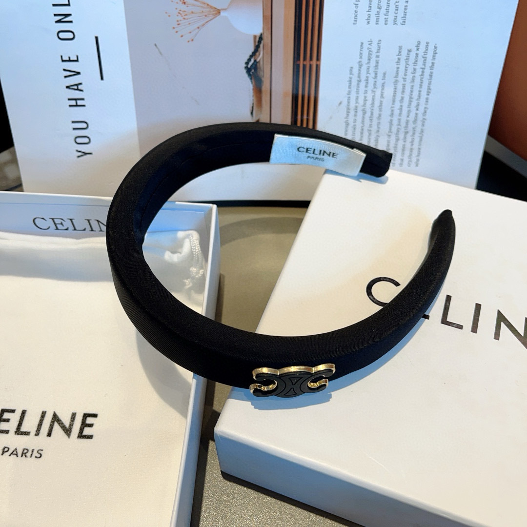 配包装
CELINE（赛琳）网红爆款发箍，佩戴舒适无压力，造型搭配必备头饰！非常时尚百搭！女神必备！名媛