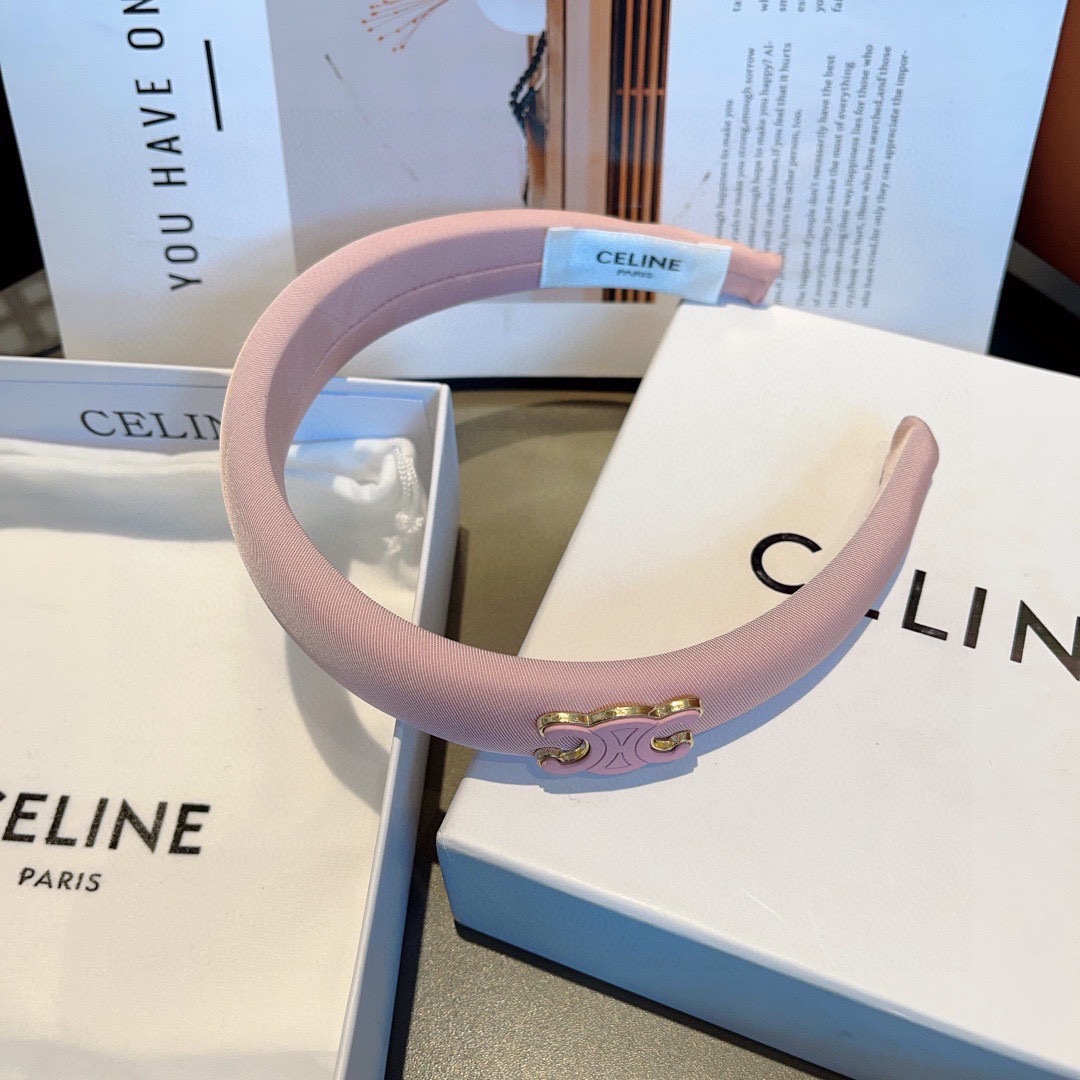 配包装
CELINE（赛琳）网红爆款发箍，佩戴舒适无压力，造型搭配必备头饰！非常时尚百搭！女神必备！名媛