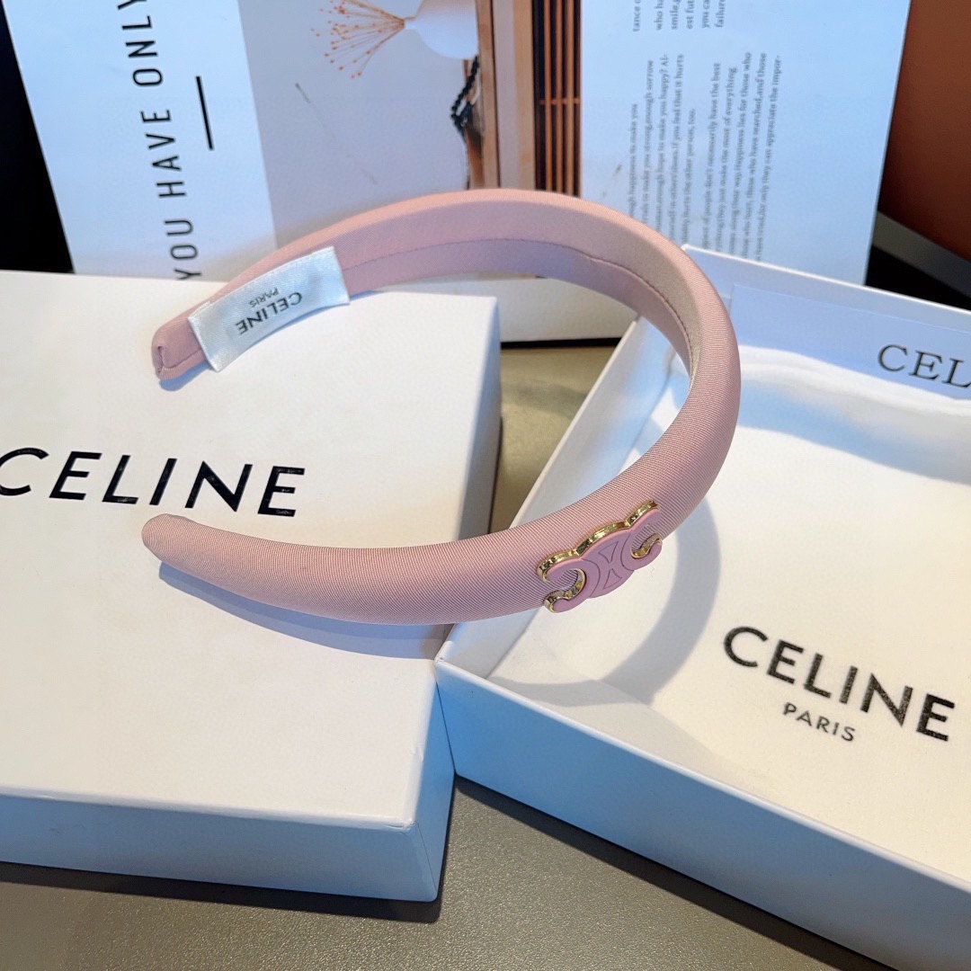 配包装
CELINE（赛琳）网红爆款发箍，佩戴舒适无压力，造型搭配必备头饰！非常时尚百搭！女神必备！名媛