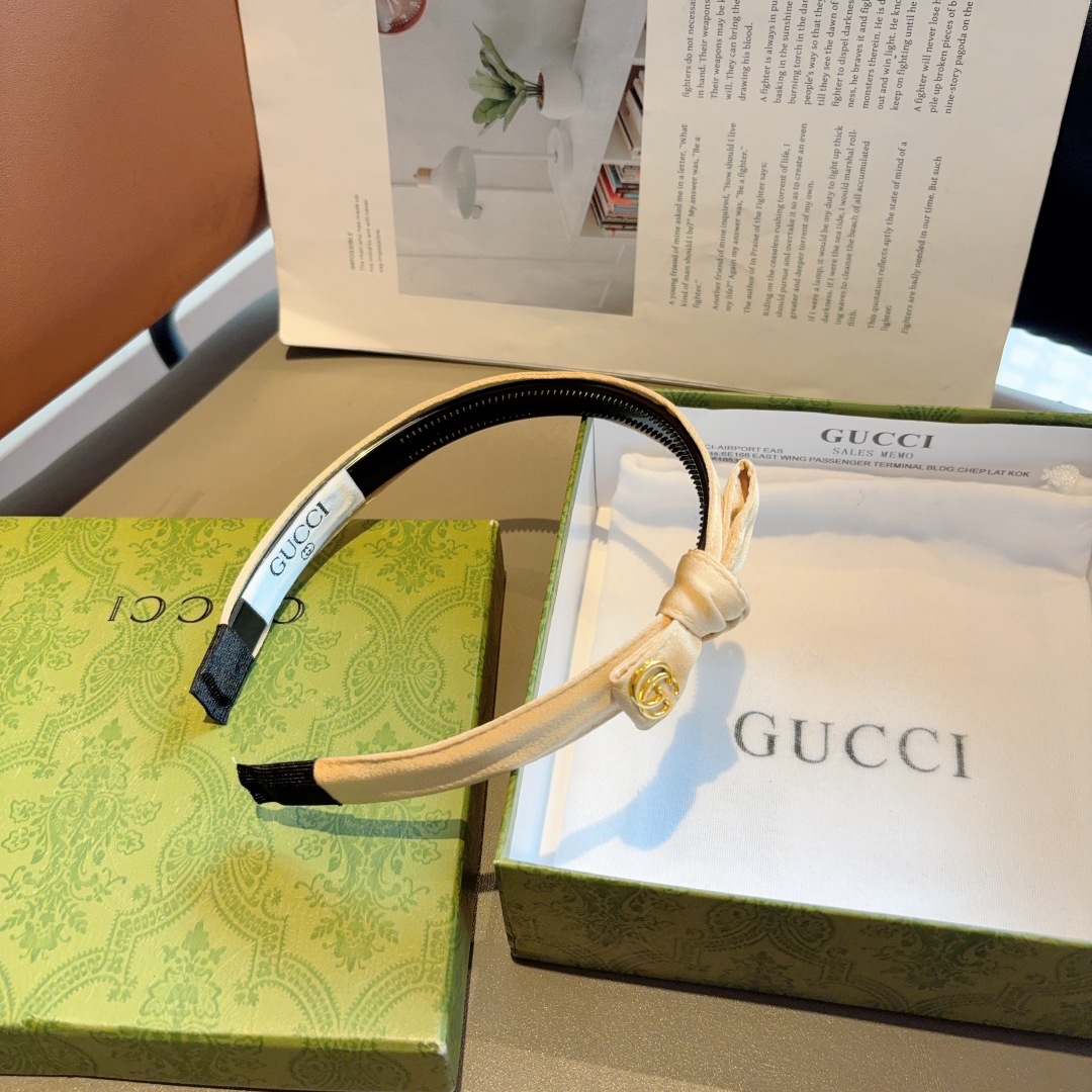 配包装
Gucci古奇 官方经典新款双G发箍，女神必备单品，非常百搭，时尚潮流