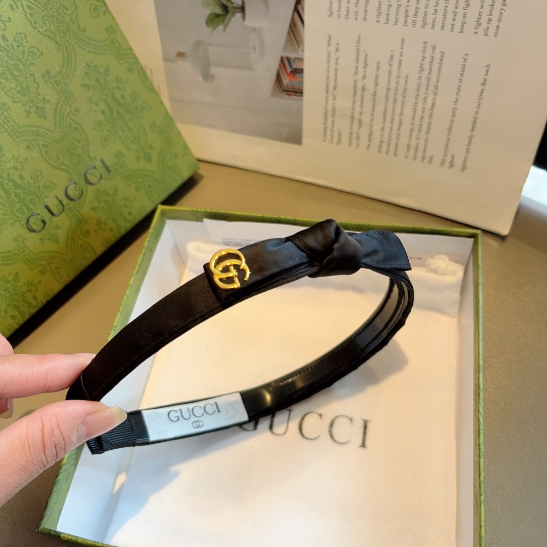 配包装
Gucci古奇 官方经典新款双G发箍，女神必备单品，非常百搭，时尚潮流