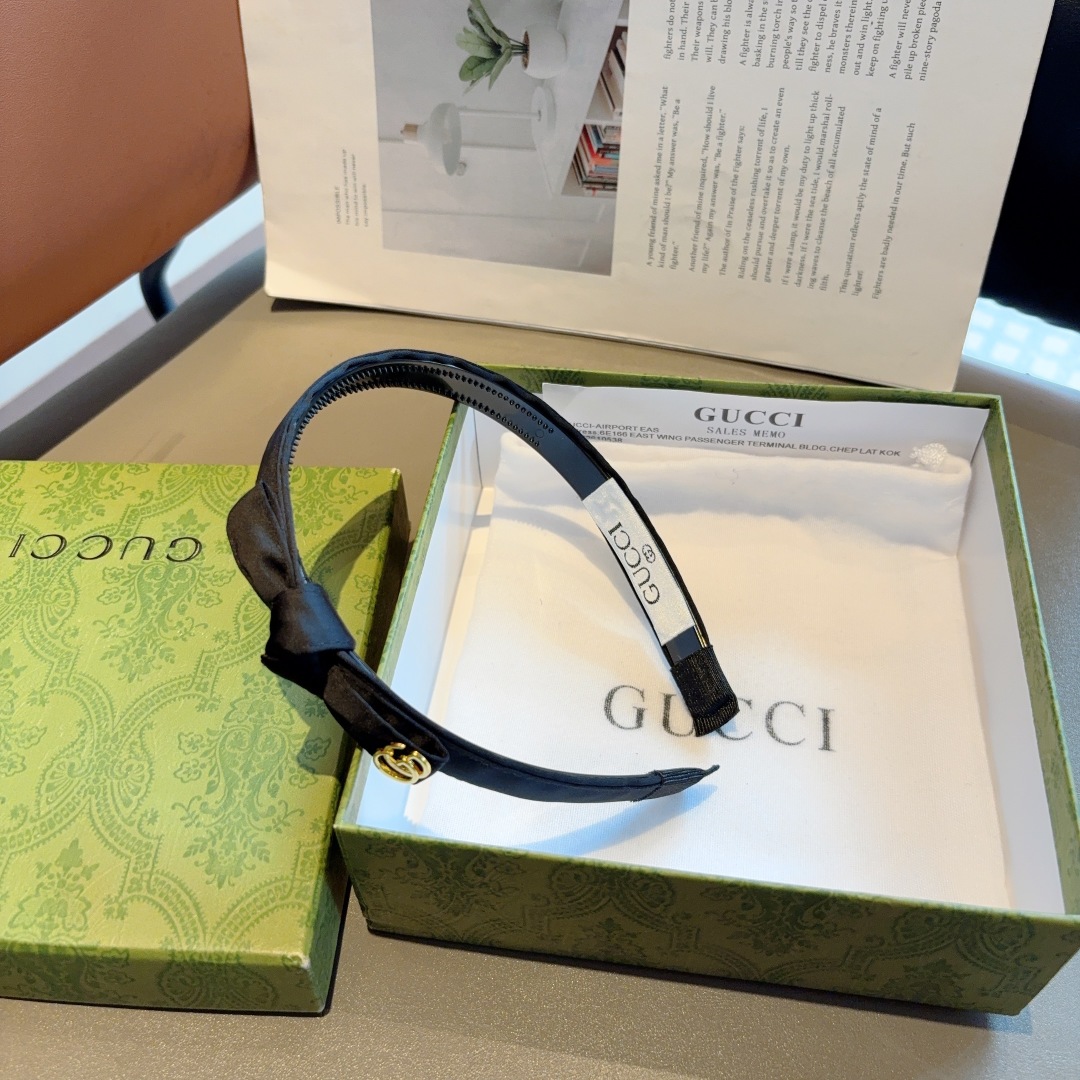配包装
Gucci古奇 官方经典新款双G发箍，女神必备单品，非常百搭，时尚潮流