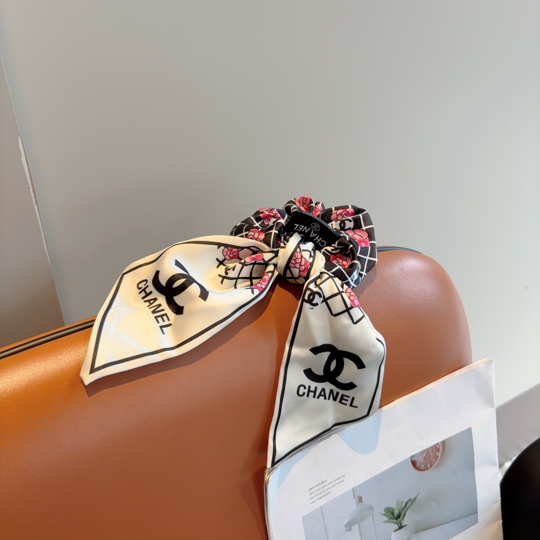 配包装
CHANEL （香奈儿）双C字母飘带马尾发圈 蝴蝶结肠圈，高档韩版皮筋，经典花型设计， 高端大气