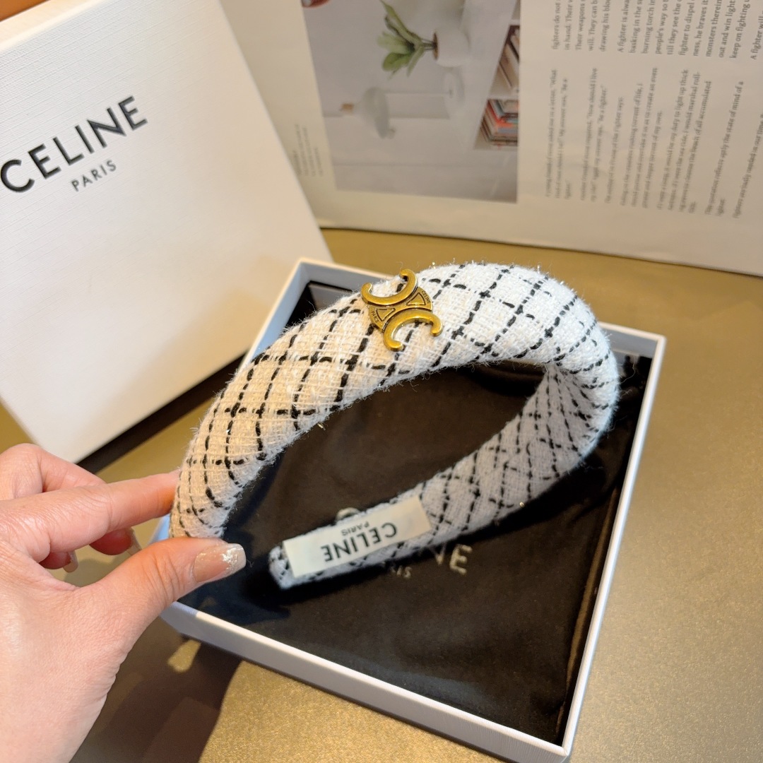 配包装
CELINE（赛琳）网红爆款发箍，佩戴舒适无压力，造型搭配必备头饰！非常时尚百搭！女神必备！名媛