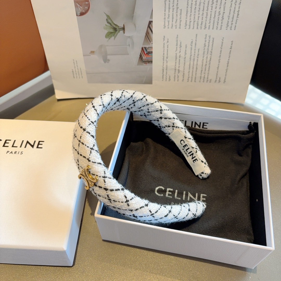 配包装
CELINE（赛琳）网红爆款发箍，佩戴舒适无压力，造型搭配必备头饰！非常时尚百搭！女神必备！名媛