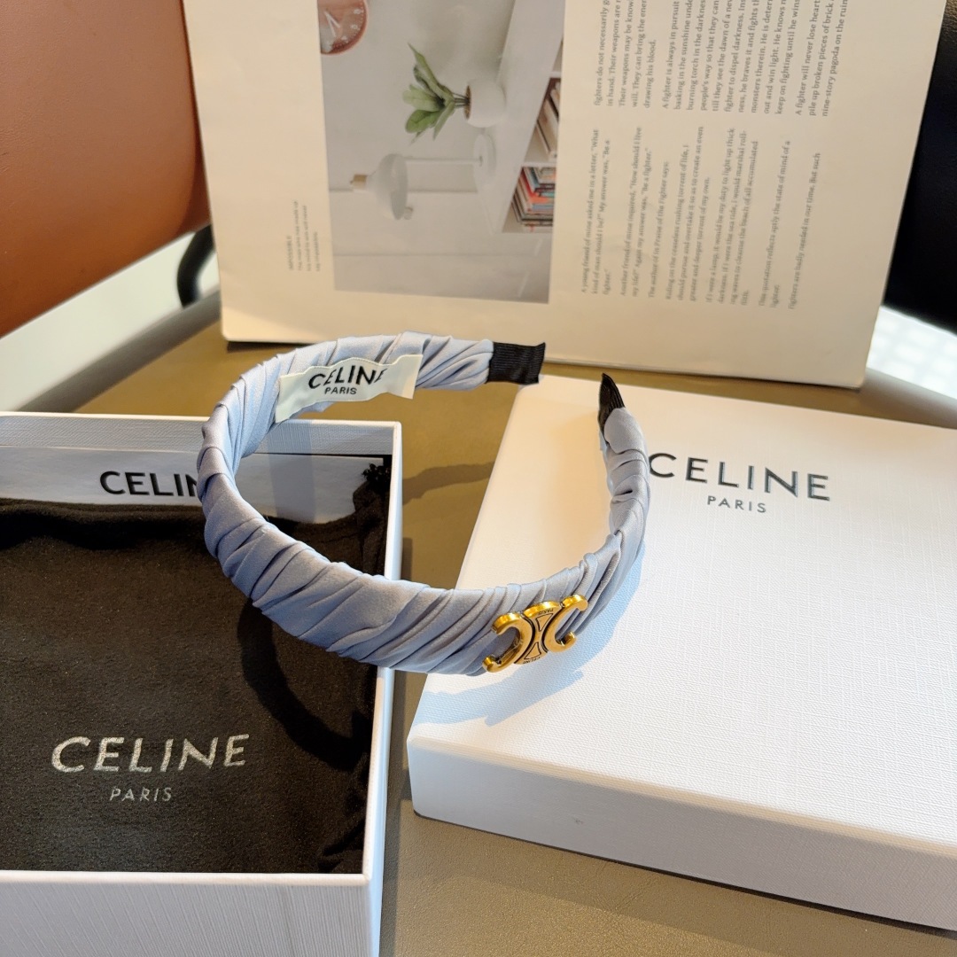 配包装
CELINE（赛琳）网红爆款发箍，佩戴舒适无压力，造型搭配必备头饰！非常时尚百搭！女神必备！名媛