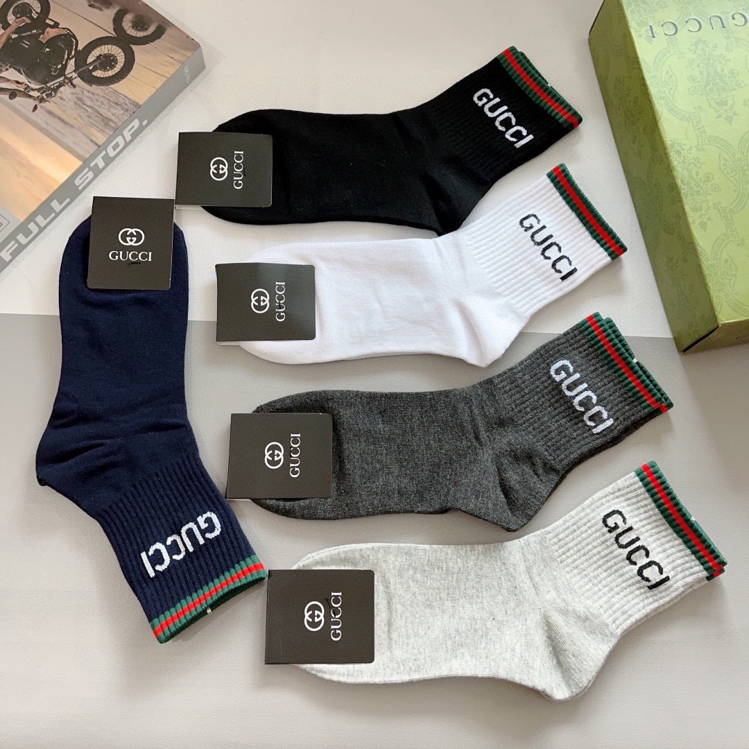 配包装（一盒5双）
 Gucci 古奇 新款中筒袜子，纯棉面料，潮人必备 ，Gucci 爆款，经典双G，