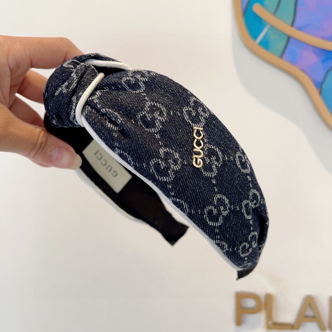 配包装
Gucci古奇 网红经典牛仔布新款宽版发箍，女神必备单品，外出百搭款，时尚潮流！
