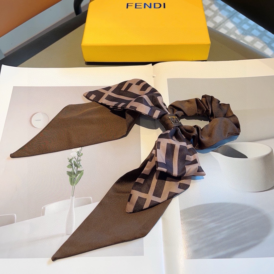 配包装 
FENDI （芬迪） 原单进口肠圈，经典双层蝴蝶结飘带 发圈，专柜品质，复古经典款， 高端大气